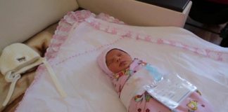Этот ролик нужно просмотреть всем! Папа снимал свою дочку каждый день с момента ее появления на свет, в течение года!